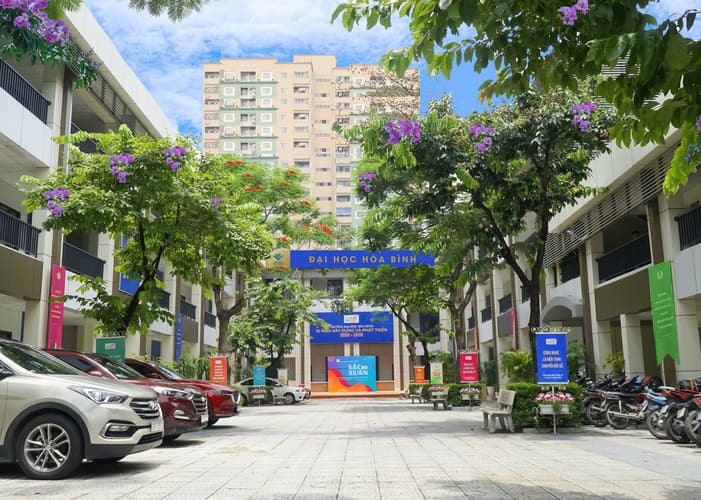 Trường Đại Học Hòa Bình