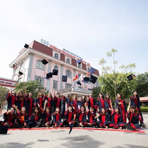 Trường Cao Đẳng Ngoại Ngữ – Công Nghệ Việt Nhật