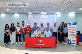 Trường Cao Đẳng Việt Mỹ